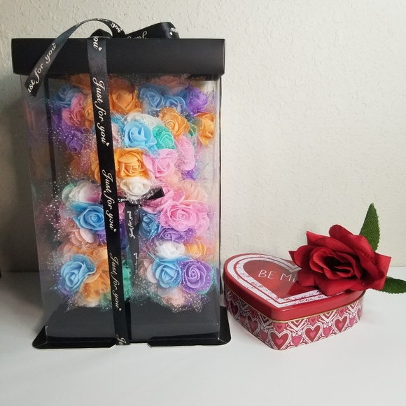 Rose Bear Multicolor Teddy Bear Flower Bear Decor Gift in Box New - Picture 2 of 4